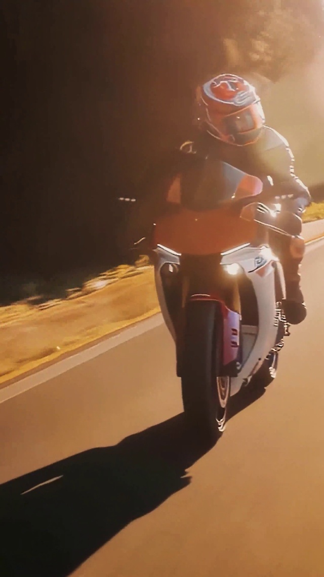 Yamaha R1 video
