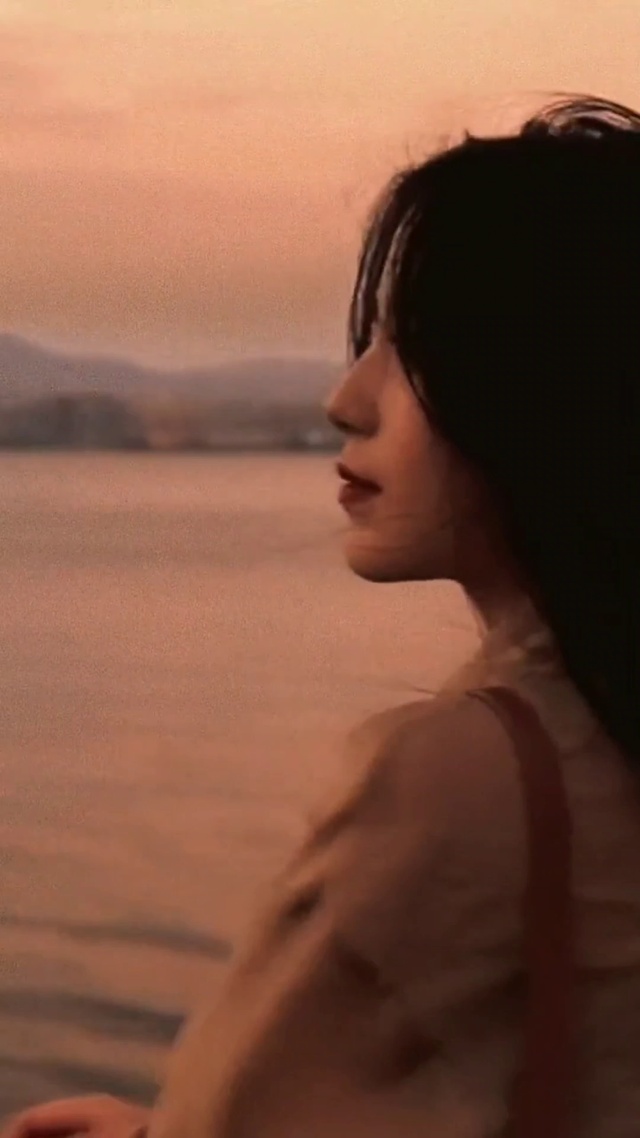 回眸一笑百媚生