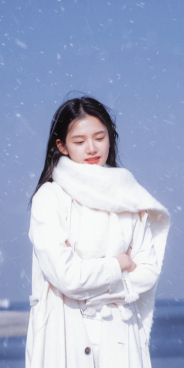 风雪中的白衣女子