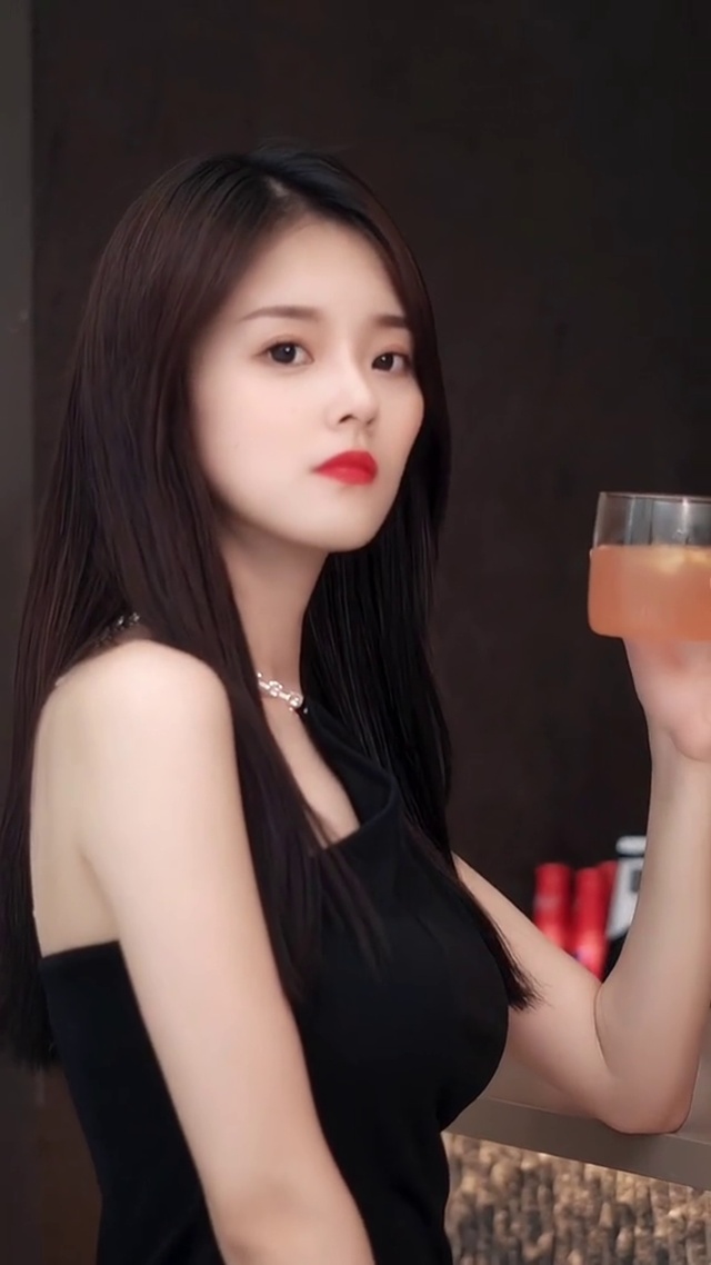 姐姐请你喝一杯，我的臭弟弟