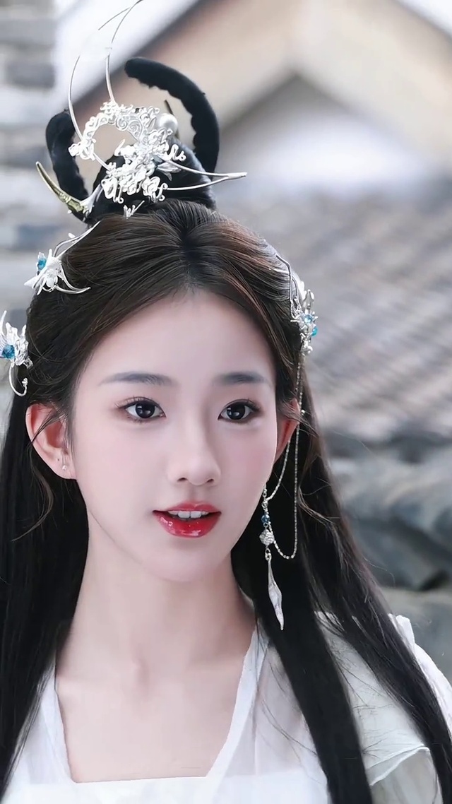 一袭白衣舞人间