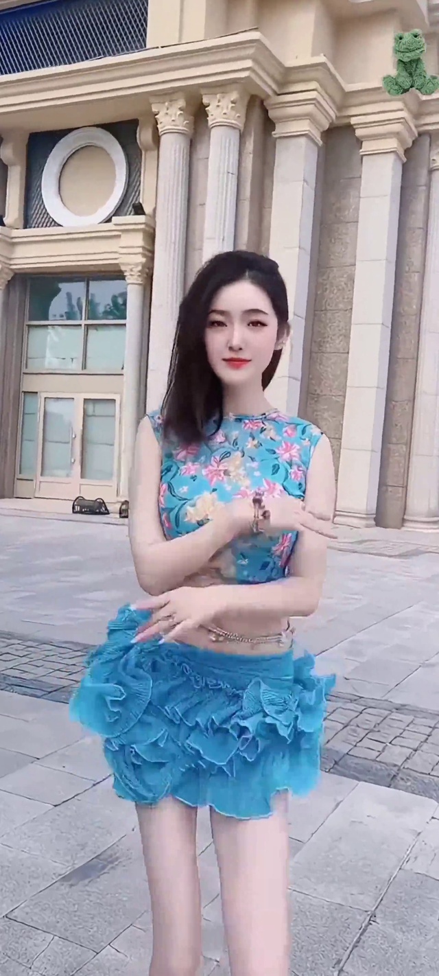 长腿治愈可爱动人性感丰满美少女