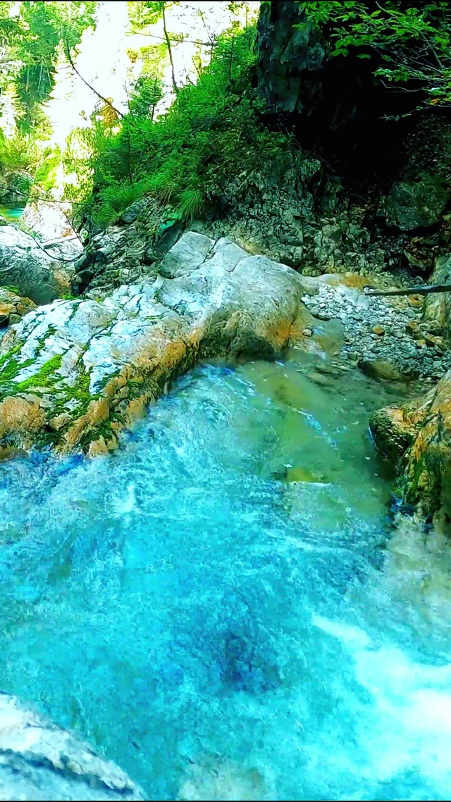 4K治愈山涧流水