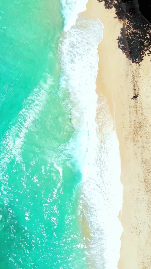 唯美沙滩海浪4K