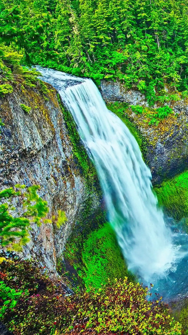 唯美山间瀑布4K