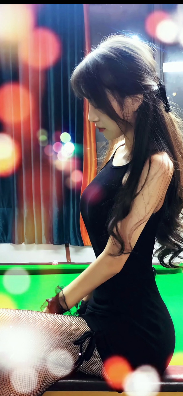 高清台球黑丝渔网袜清纯可爱御姐最美女孩