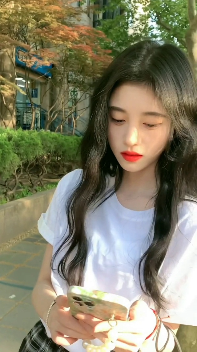 美丽好看的鞠婧祎