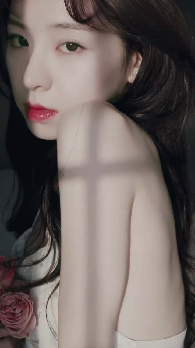 长发小姐姐
