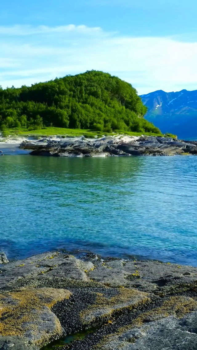 放松青山绿水湖畔