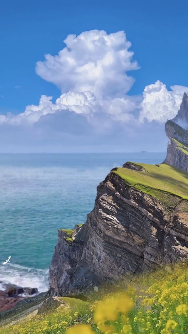 陪你看海的人，比海更温柔。