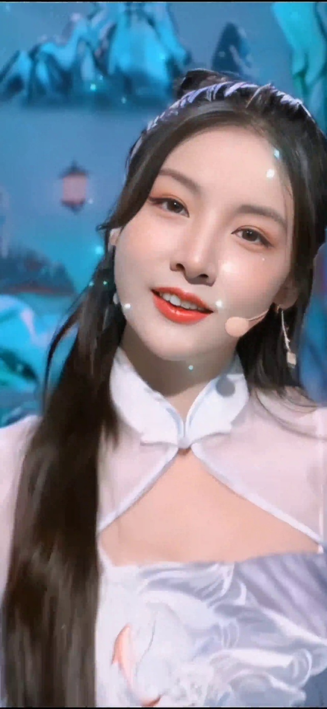 超可爱二次元美少女俏皮清纯甜妹