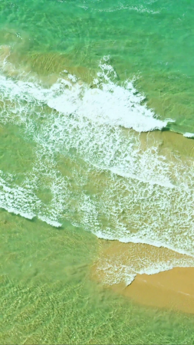 清澈治愈海浪4K
