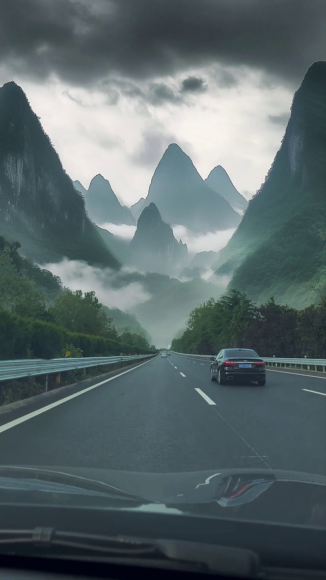 公路山景