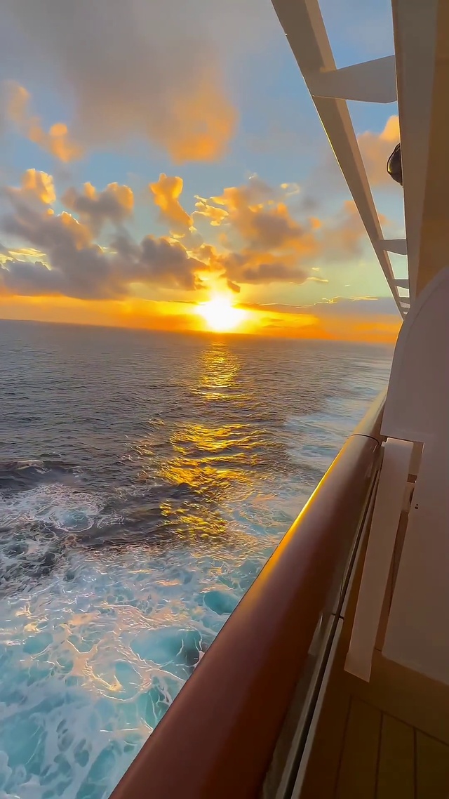 陪你看海上晚霞