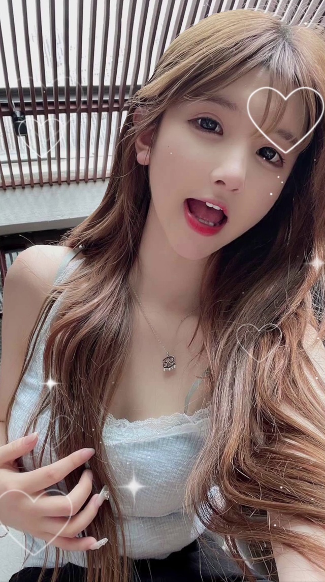 调皮的小可爱(美女手机动态壁纸) - 美女手机壁纸下载 - 元气壁纸