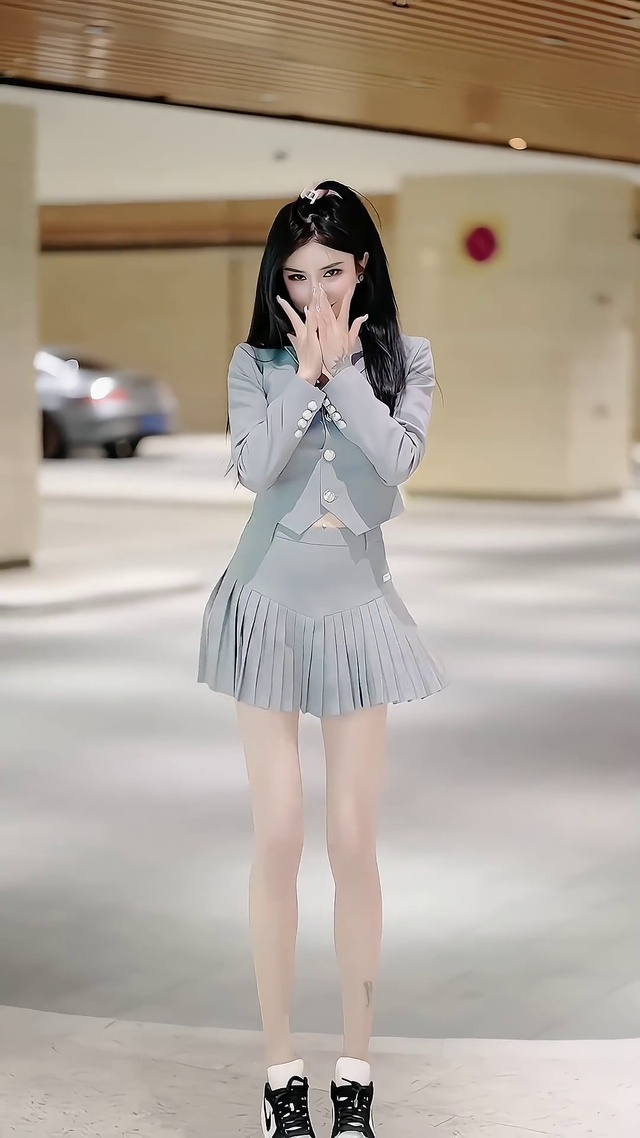 变装舞蹈(美女手机动态壁纸) - 美女手机壁纸下载 - 元气壁纸