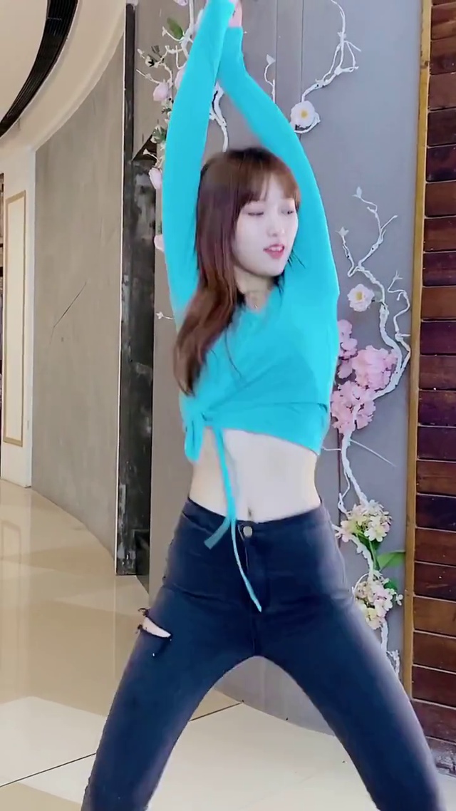 嗯