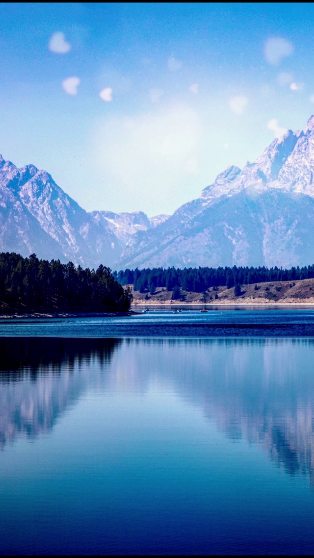 湖光山色两相宜