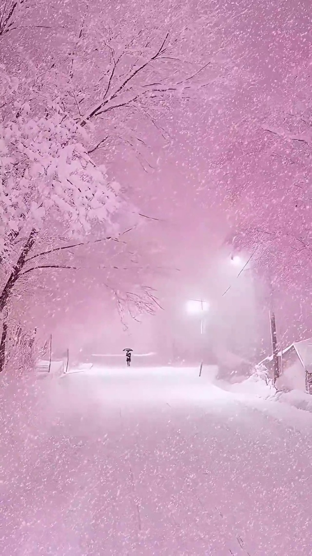 粉色雪景
