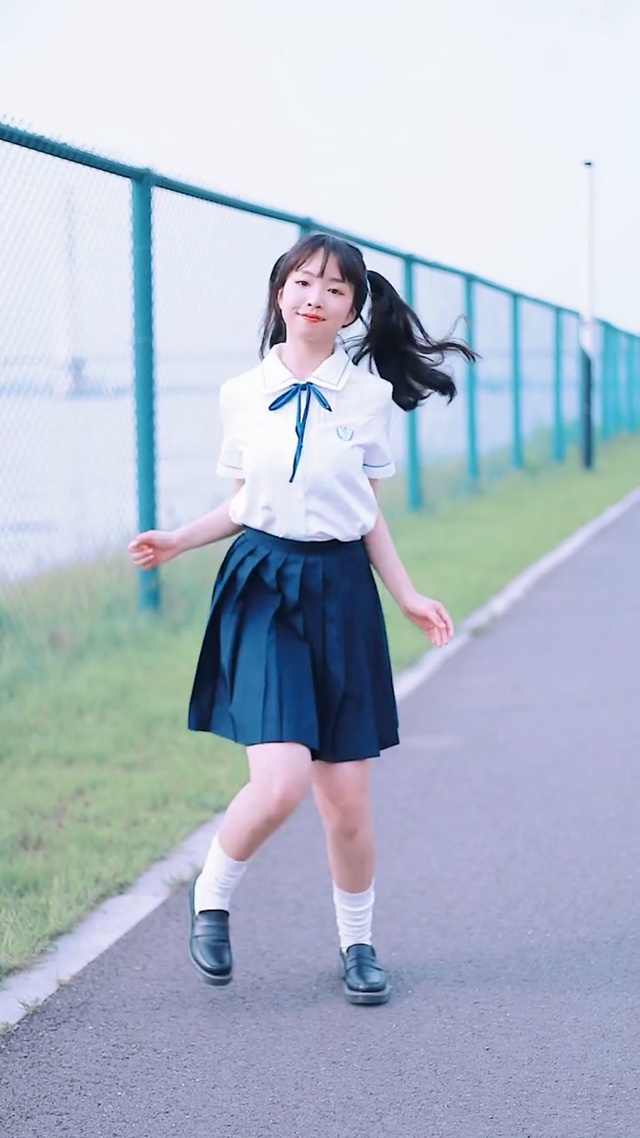 双马尾可爱舞蹈