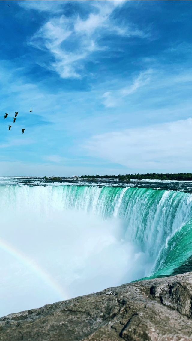 壮丽瀑布，飞流直下