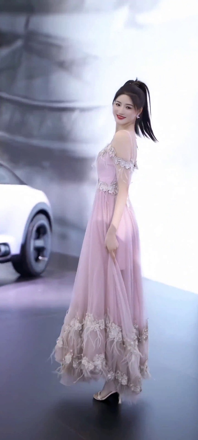 纯美小仙女翩翩动人