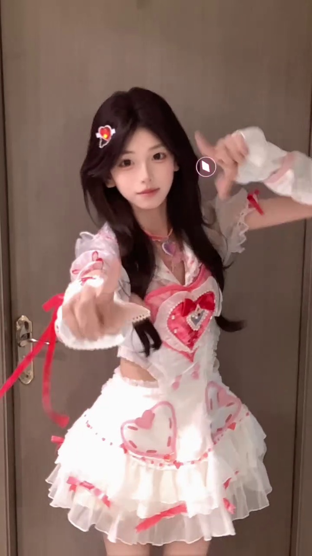 嘤嘤美妞(美女手机动态壁纸) - 美女手机壁纸下载 - 元气壁纸