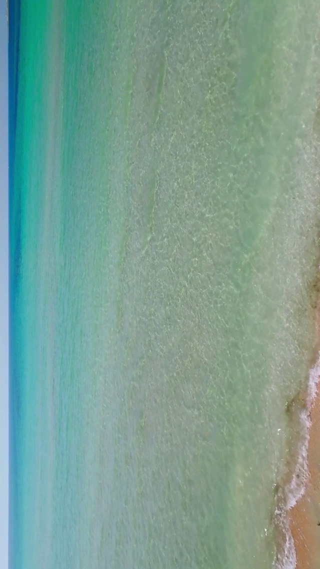 清澈治愈海浪4K