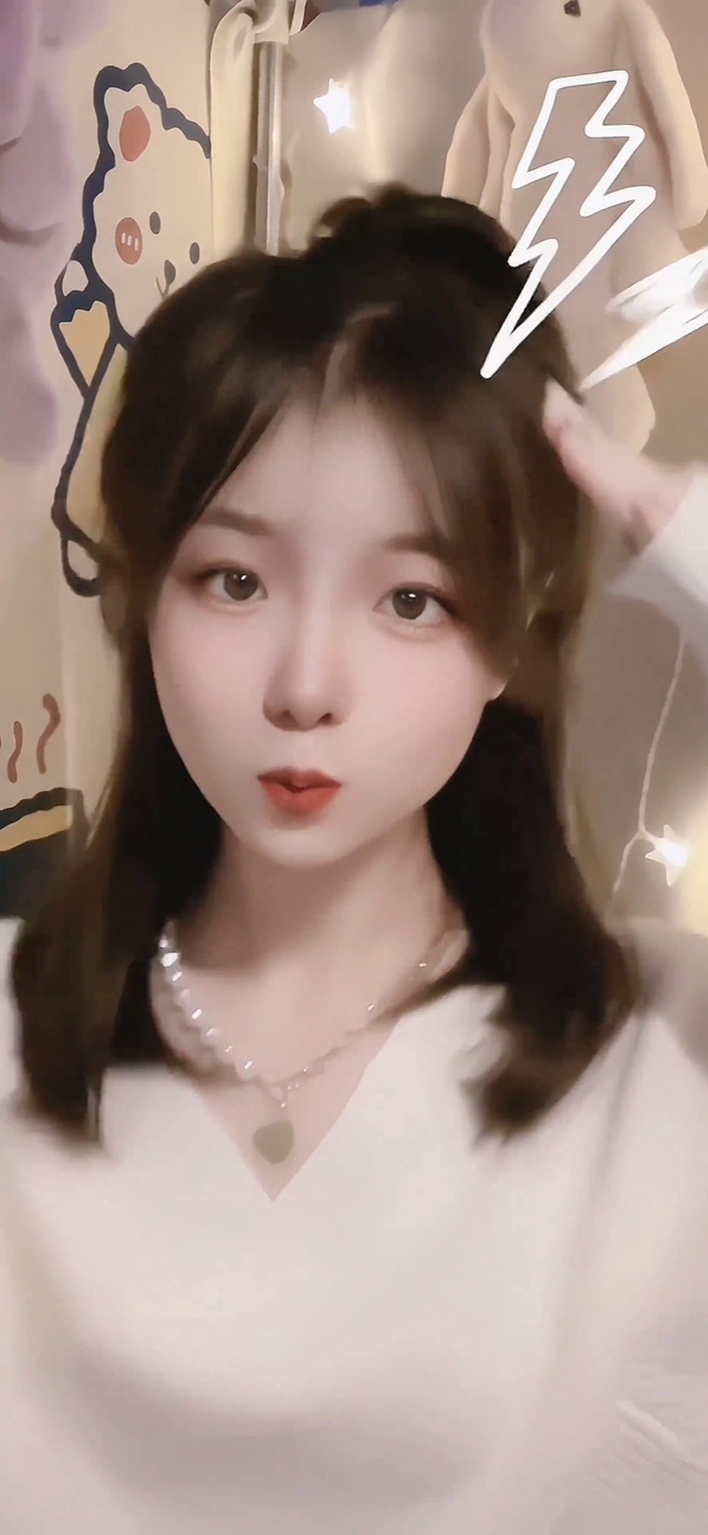 可爱甜美的小萝莉女孩