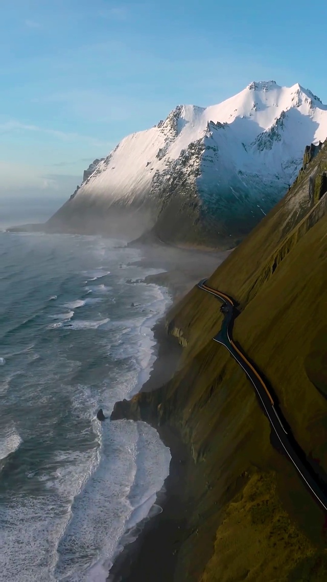 海雨雪山