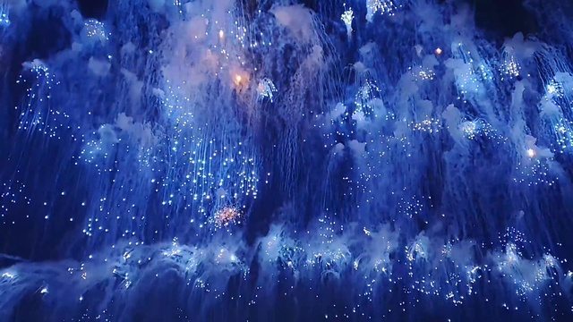 蓝色烟花