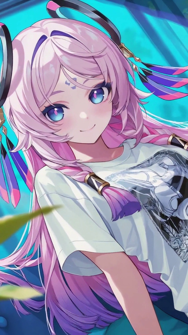 粉色长发二次元美少女