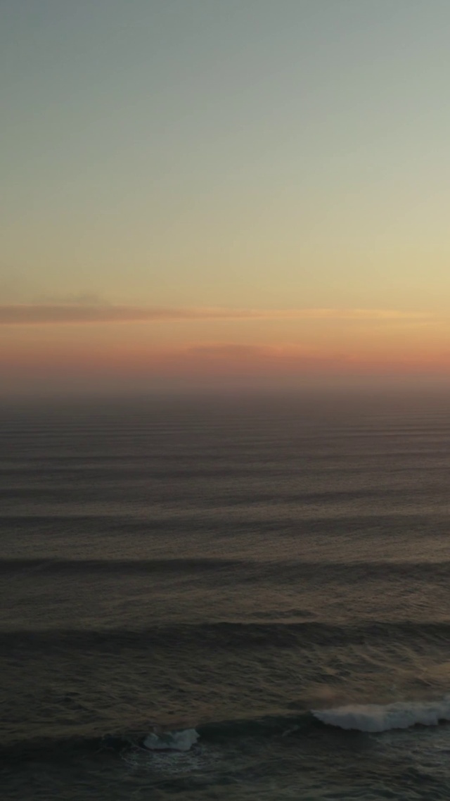 夕阳海浪
