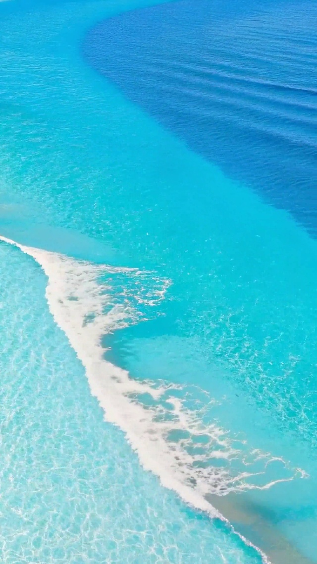 梦幻蔚蓝渐变海岸
