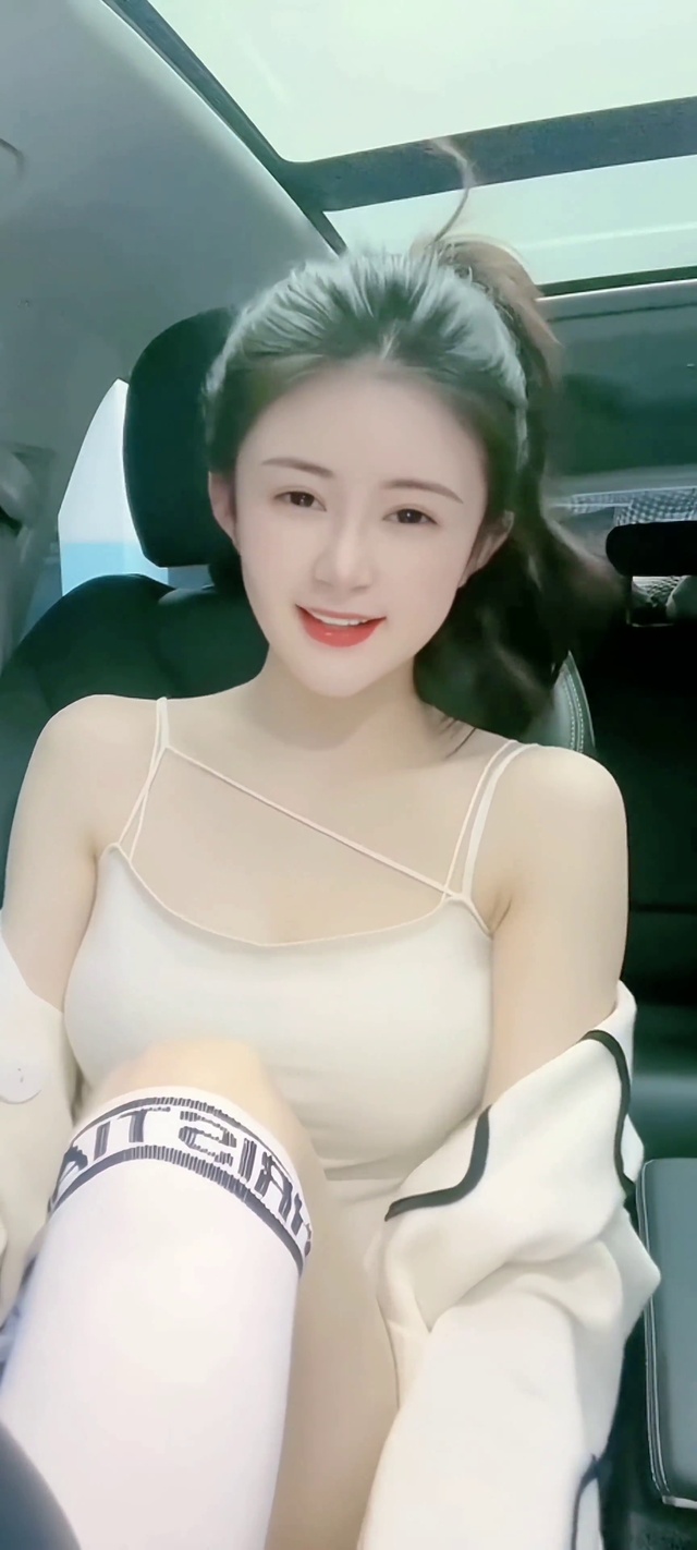 甜美可爱小美女乖巧治愈楚楚可人