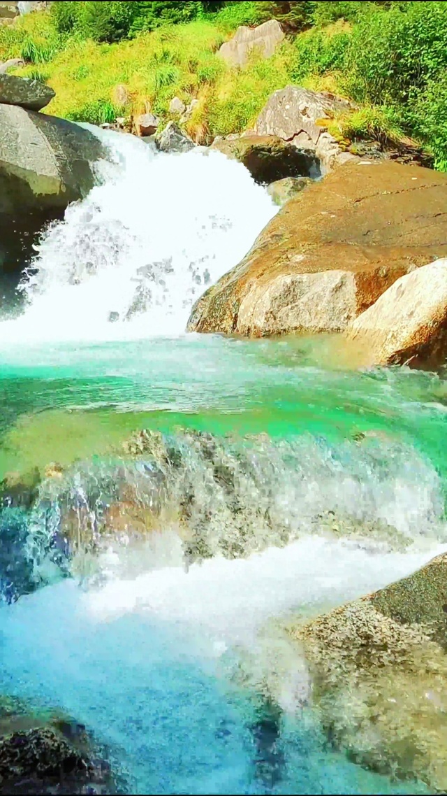 治愈清澈流水 4K