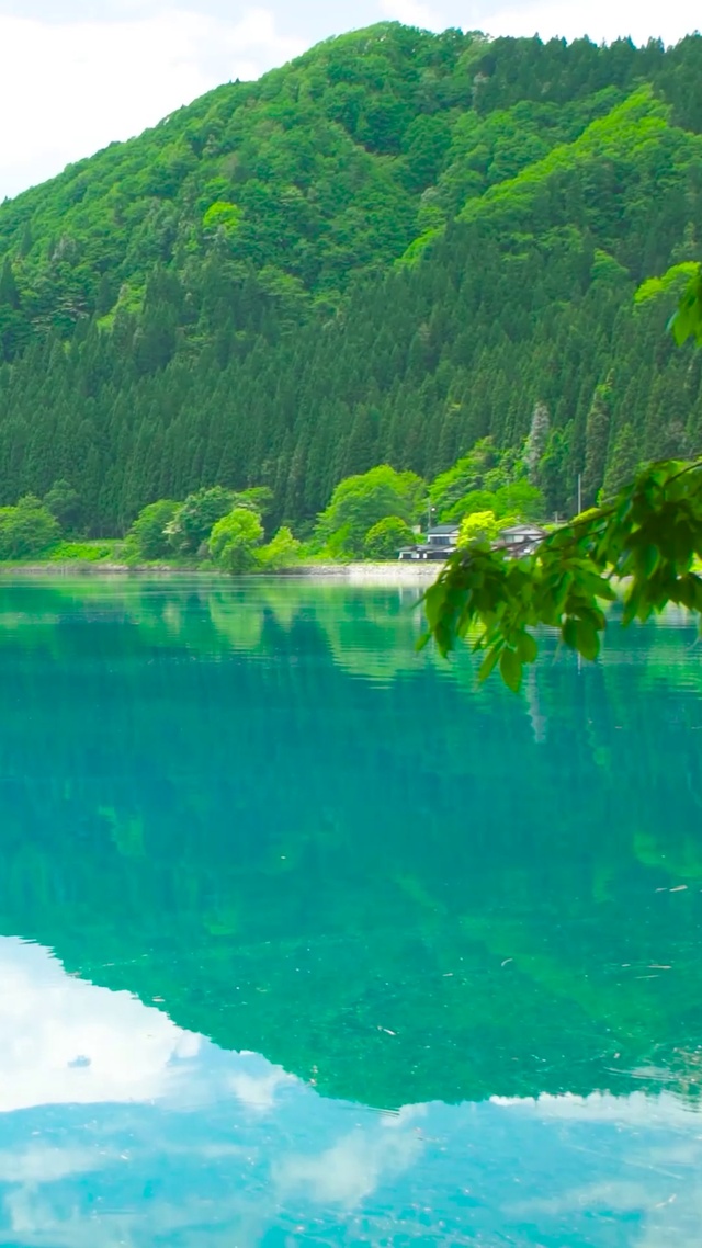 夏日青山绿水湖