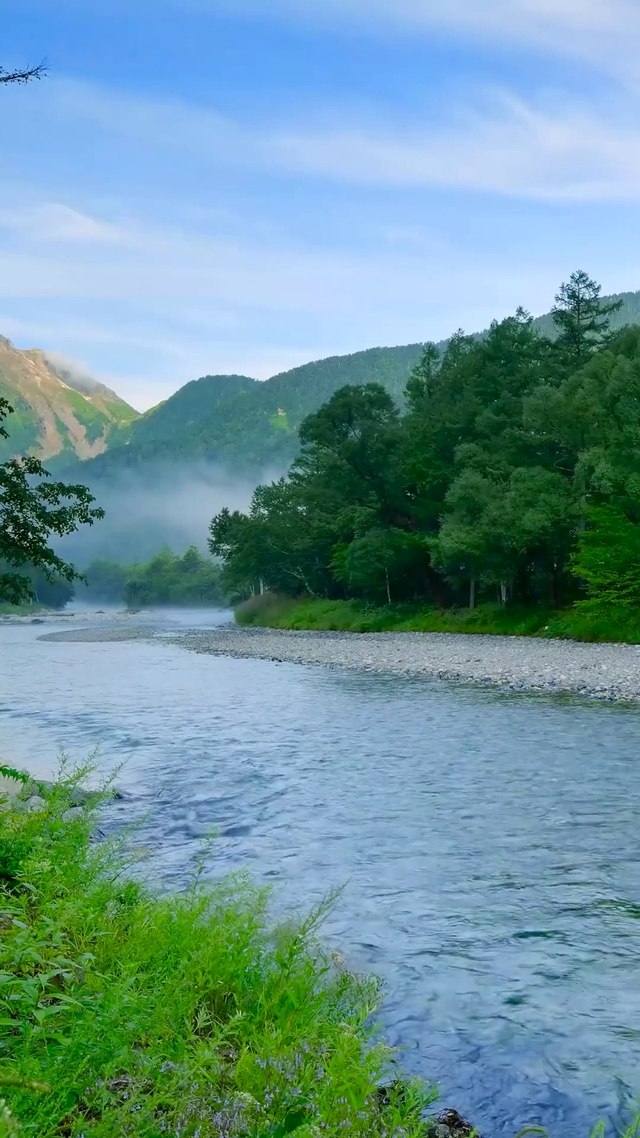 清晨护眼乡村河流