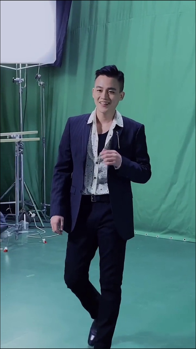 欧豪帅气不失优雅