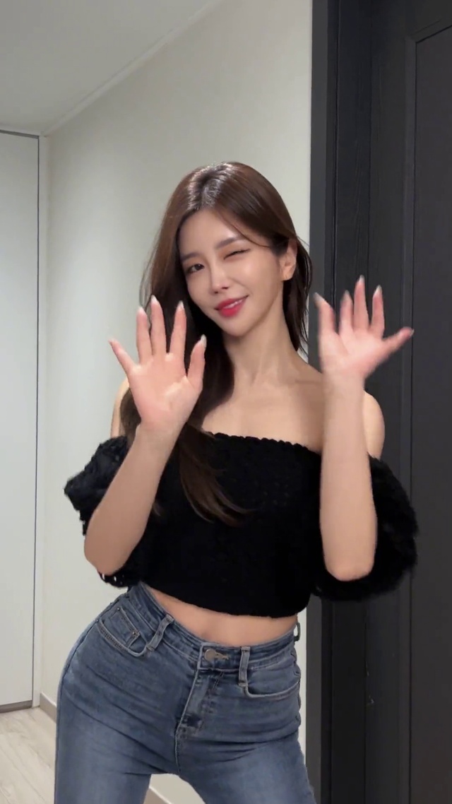 美女热舞(美女手机动态壁纸) - 美女手机壁纸下载 - 元气壁纸