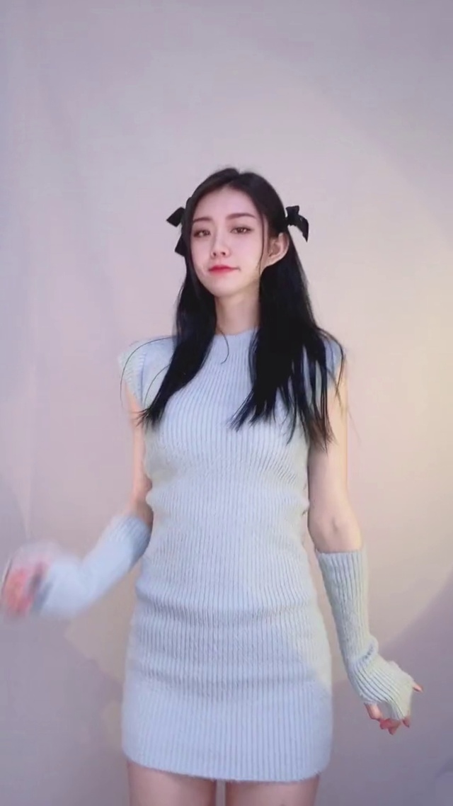 蓝裙美少女出击