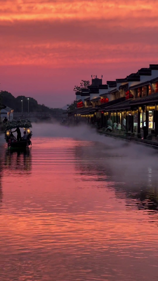 黄昏渡船游江南
