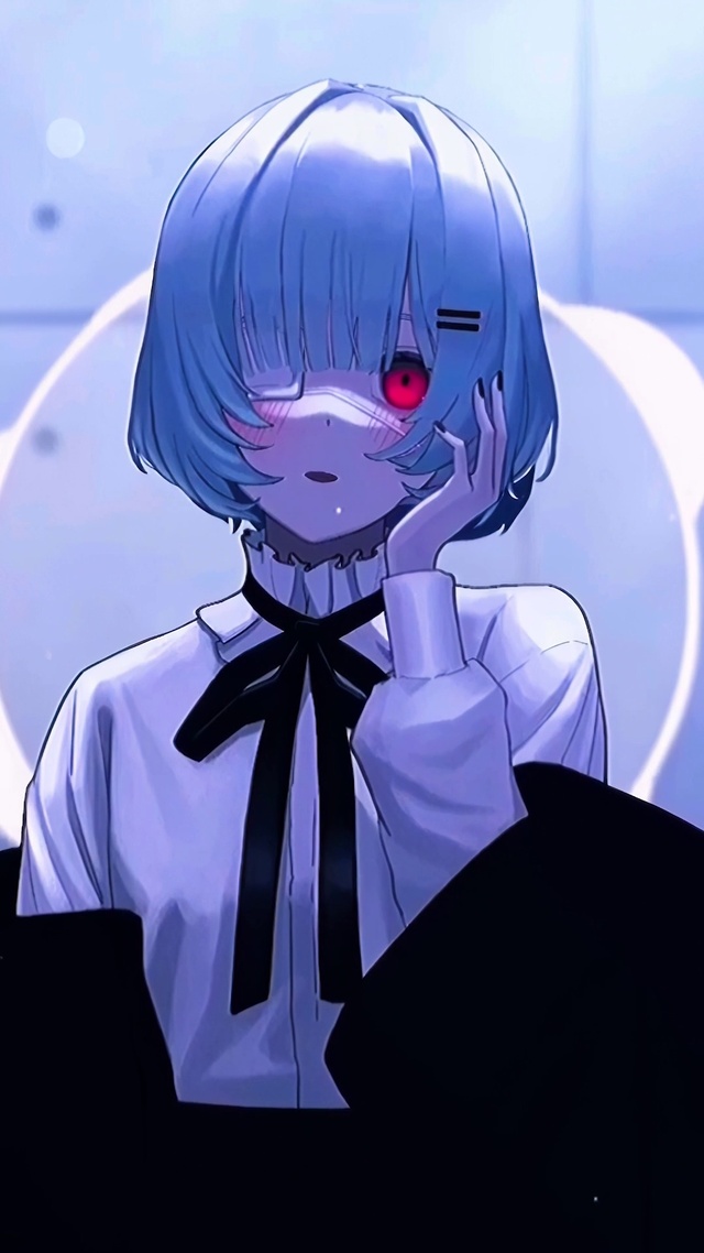 独眼炫酷美女