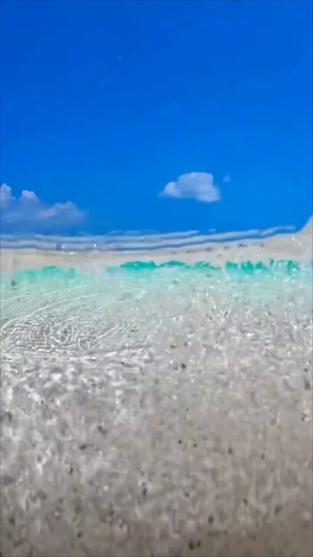 水浪冲击视觉(风景手机动态壁纸) - 风景手机壁纸下载 - 元气壁纸