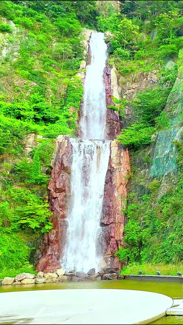 护眼山间瀑布4K