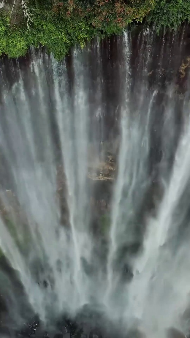 飞流直下三千尺_1