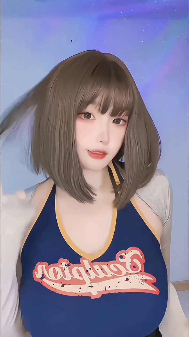 哇！好性感的美女姐姐