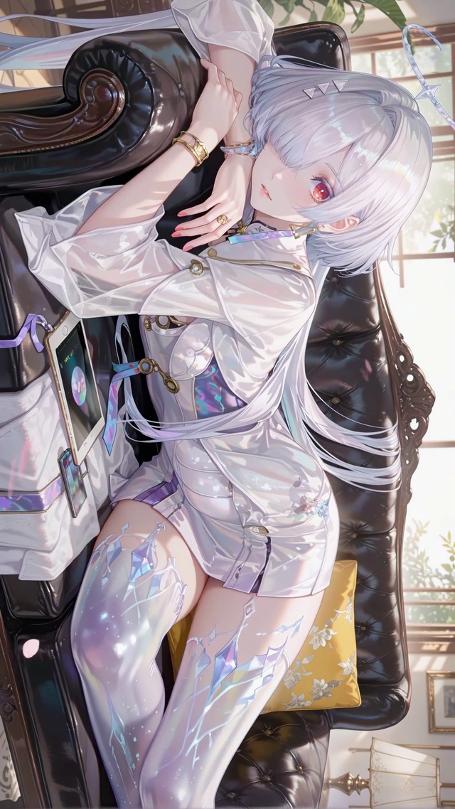 午后沙发少女莫宁
