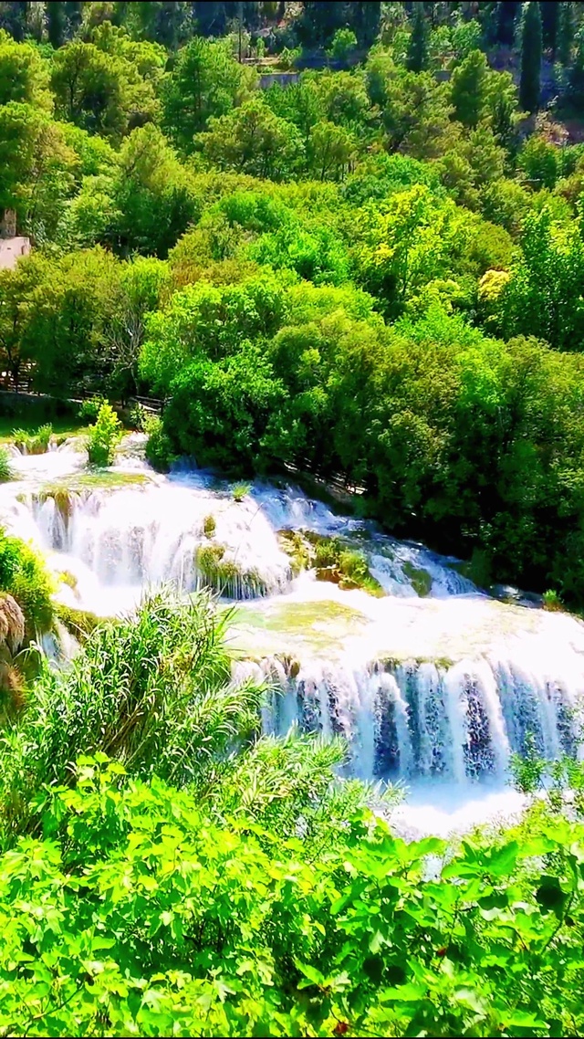 唯美护眼山涧瀑布 4K