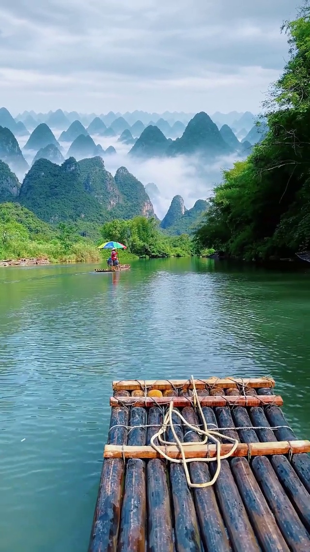 山川树林中的小桥流水